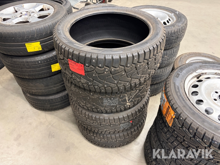 Däck Pirelli Ice Zero 275/40R20 4st