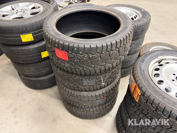 Däck Pirelli Ice Zero 275/40R20 4st