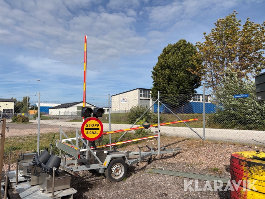Trafikbom på släp Wemaguard