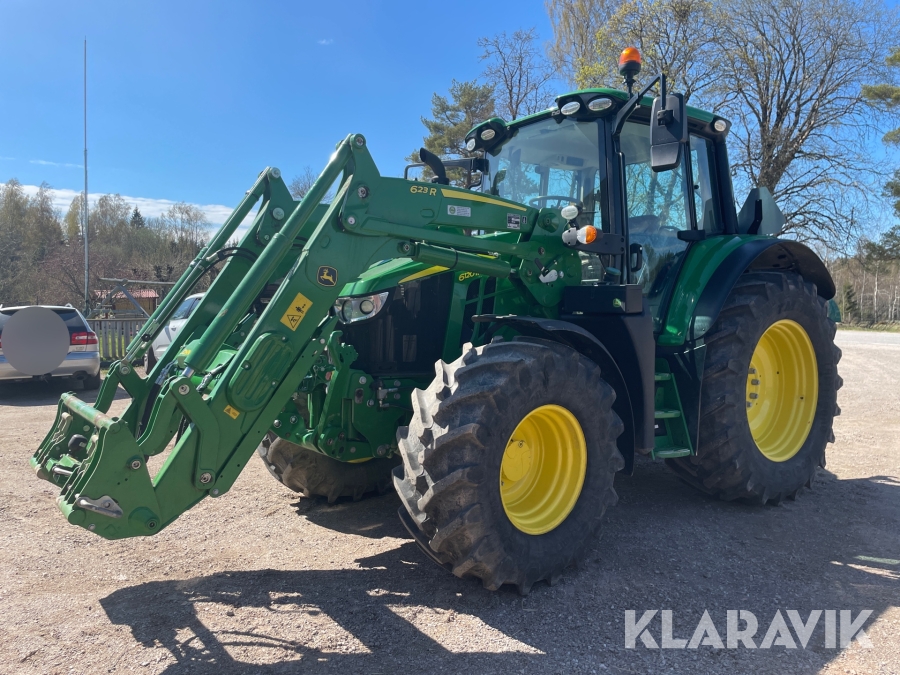 Traktor John Deere 6120 M