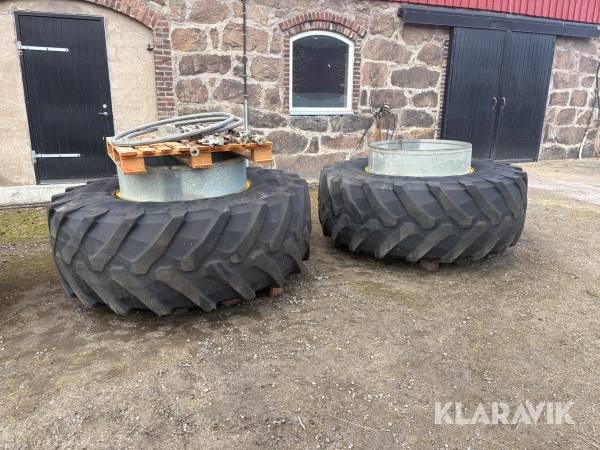 Dubbelmontage Pirelli / Trelleborg 650 / 85 R38