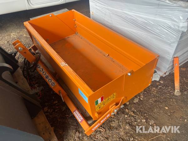 Bakskopa Deleks Bucket 140 med hydraulisk tipp