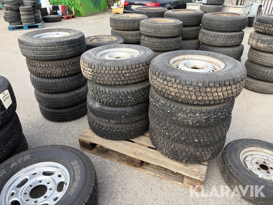 Däck med fälgar 18st