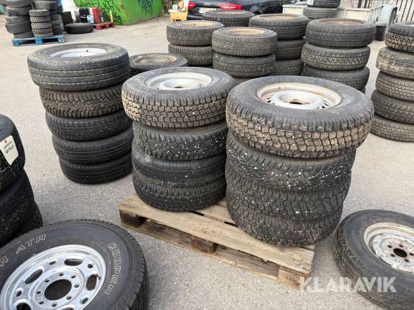 Däck med fälgar 18st