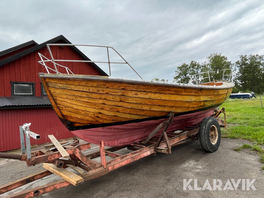 Träbåt Snipa med båtvagn
