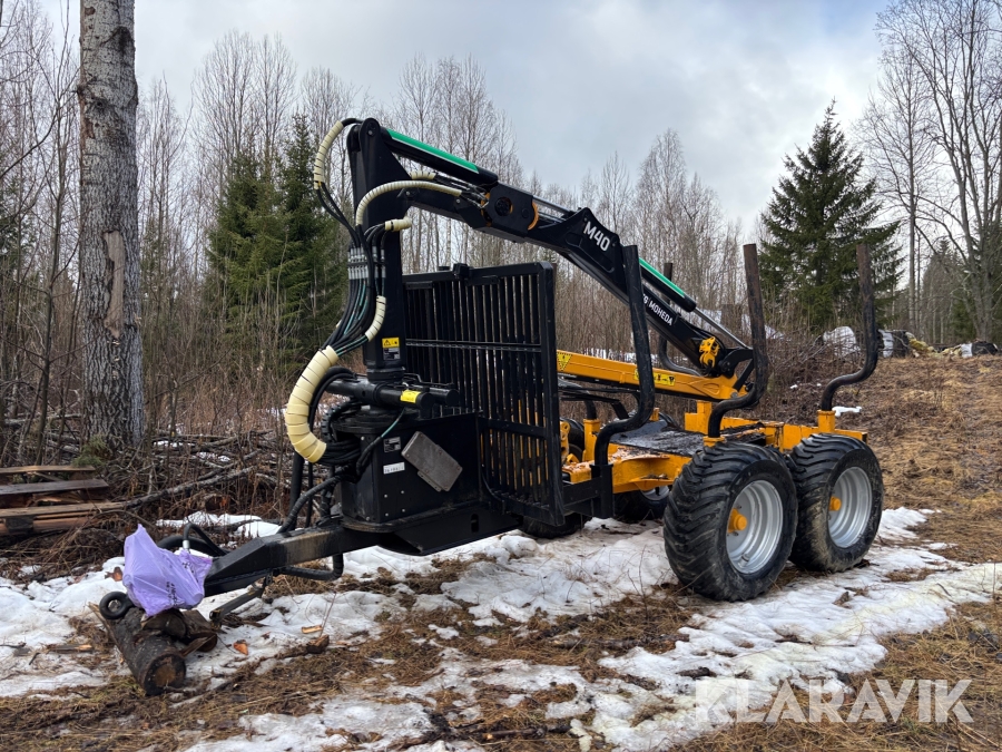 Skogsvagn med kran Moheda 101 10/AWD M40