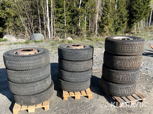 Vinterdäck med fälg till Scania