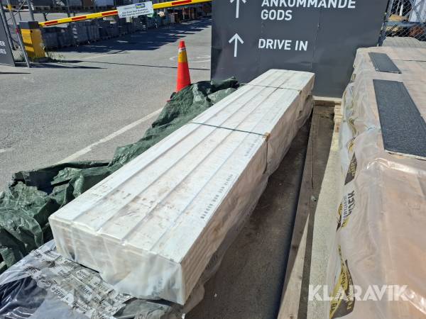 Fönsternisch, falsad, 145mm massivträ, vitmålad