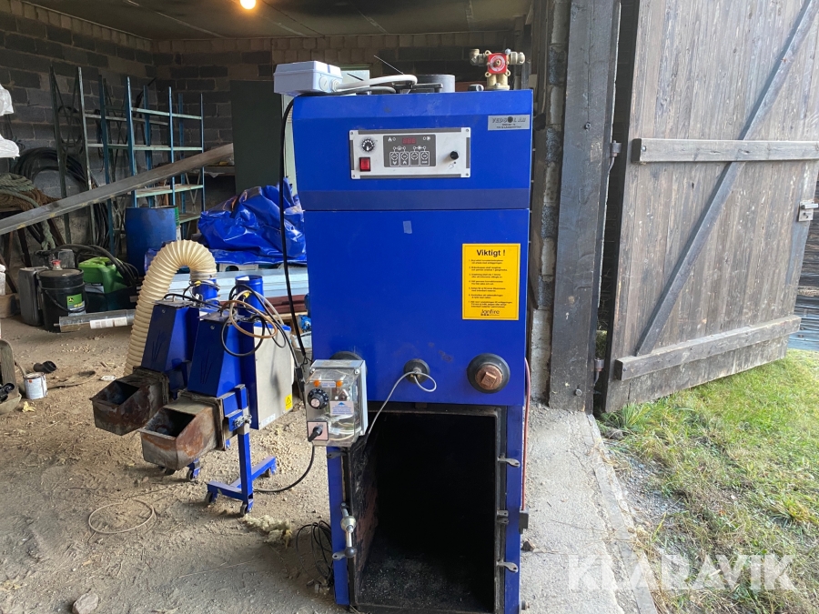 Pelletspanna Mescoli caldaie srl Pb 22 blu med brännare, förråd och pellets