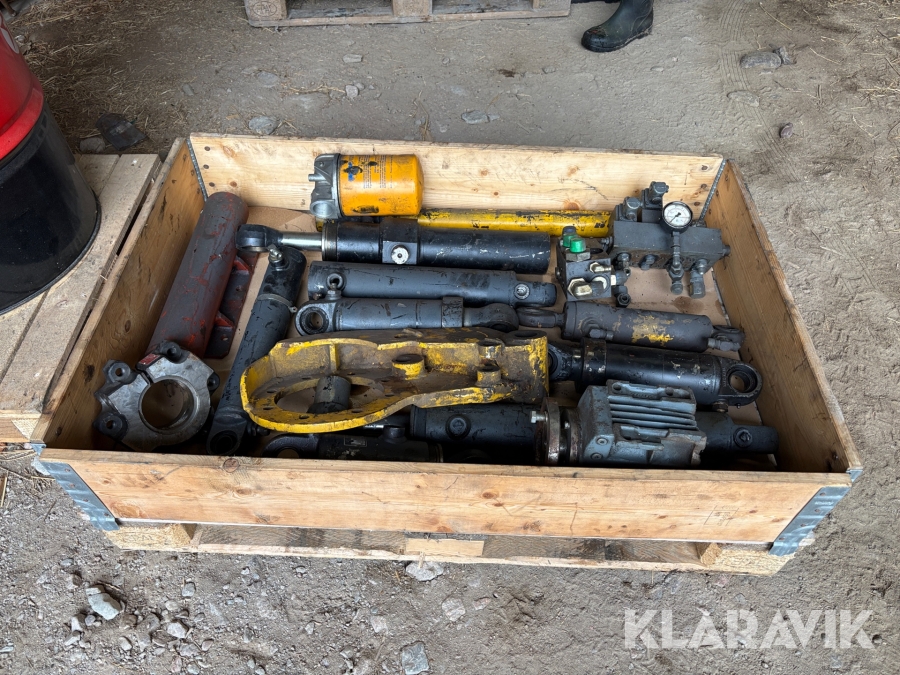 Pall med diverse hydraulkolvar