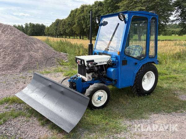 Kompakttraktor Satoh Beaver S-370 med snöblad