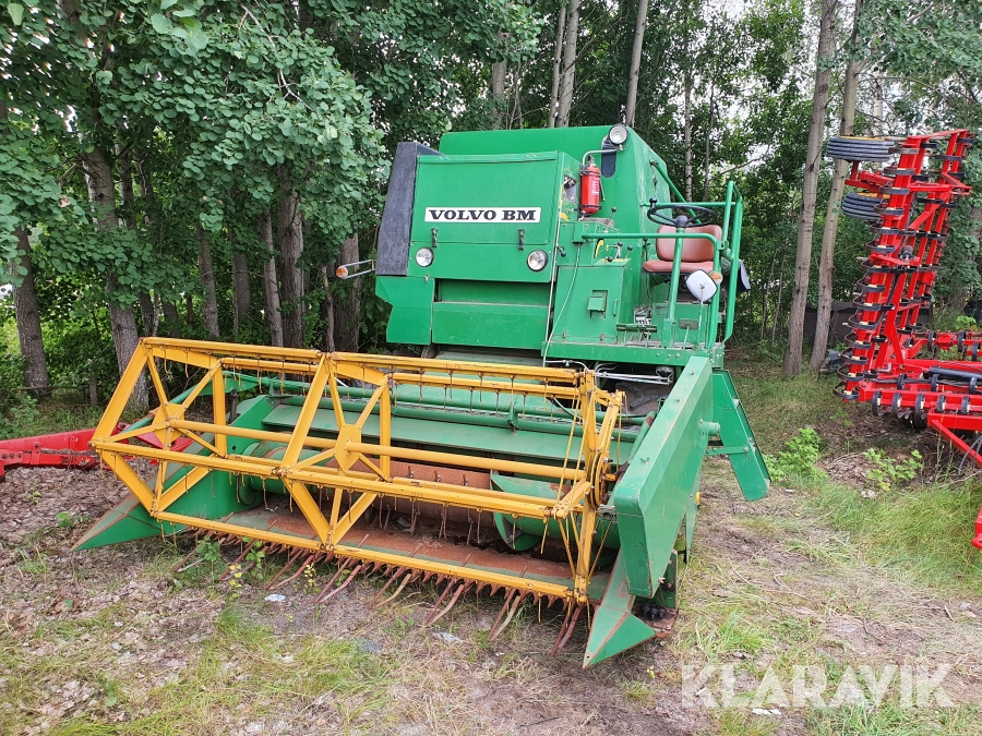 Skördetröska Volvo BM 830 S