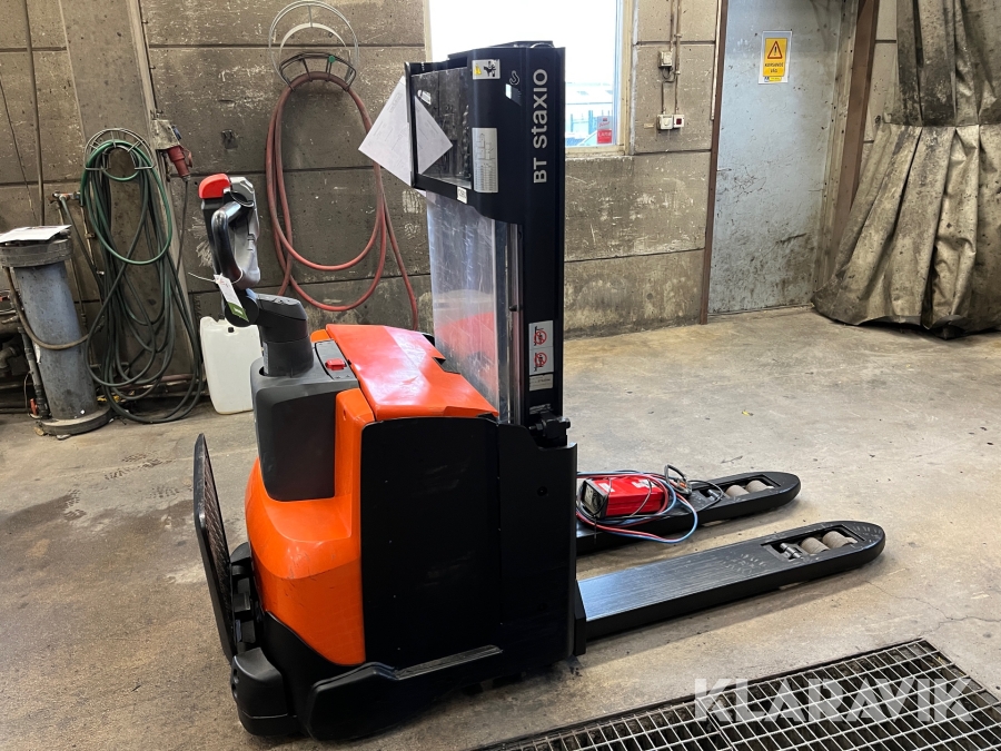 Truck Staplare-led Toyota SWE200D