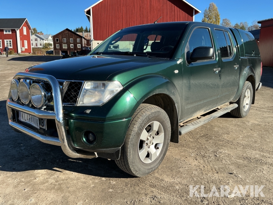 Pickup Nissan Navara NP300 2.5 dCi 4WD med kåpa