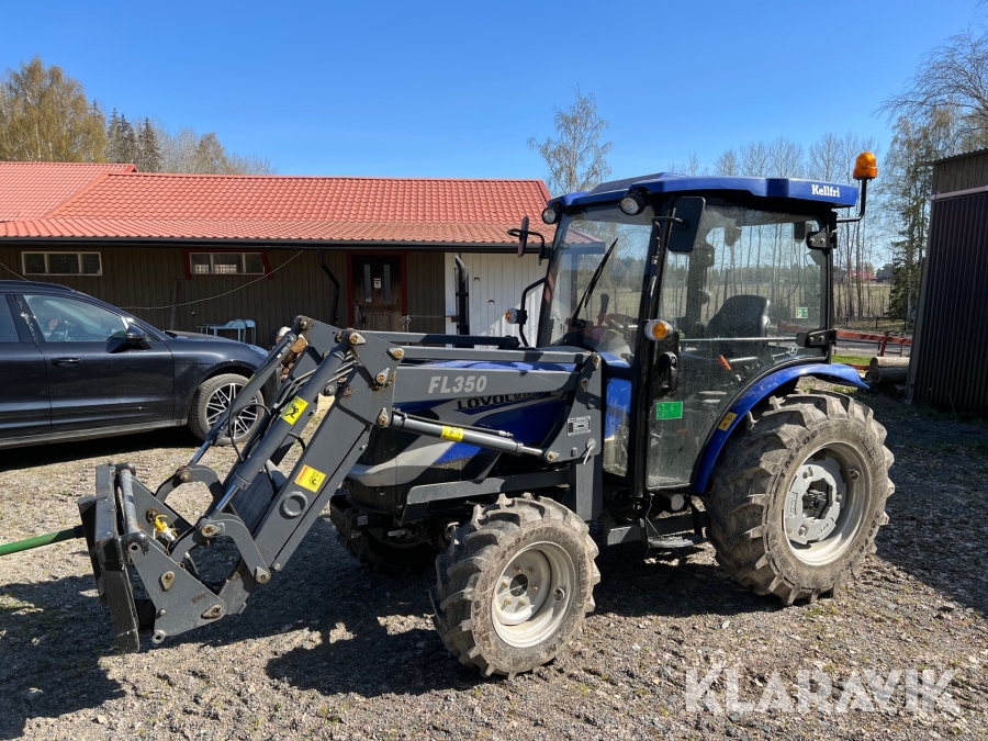 Traktor Lovol M354 med skogsvagn, släntklippare & redskap