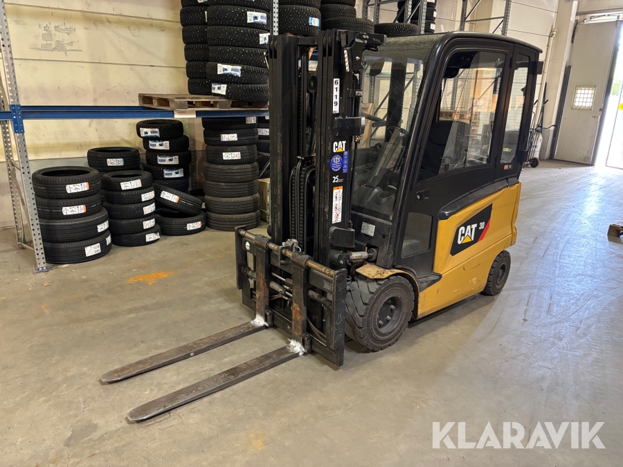 Truck CAT EP30CN