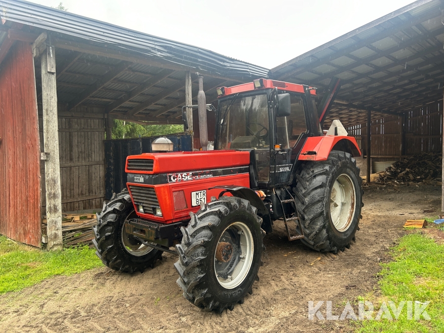 Traktor Case IH 1255XL