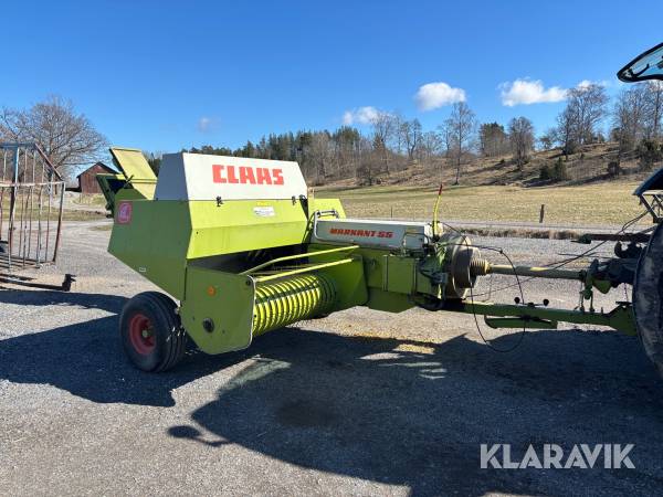 Balpress samt Balvagn Claas Markant 55