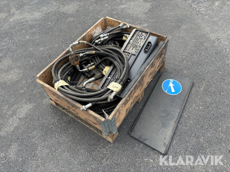 Diverse Hydraulslangar och 3-vägsventiler