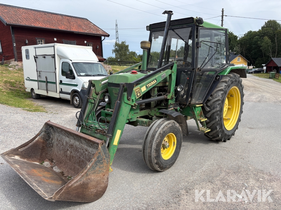 Veterantraktor John Deere 2040 utan redskap