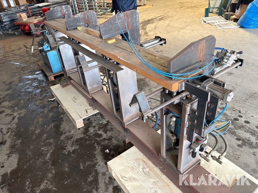 Lättregelspress 2400mm med motor