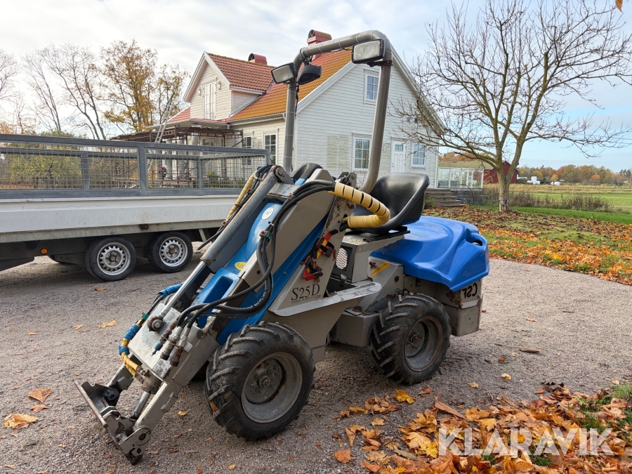 Kompaktlastare/redskapsbärare MultiOne S25D