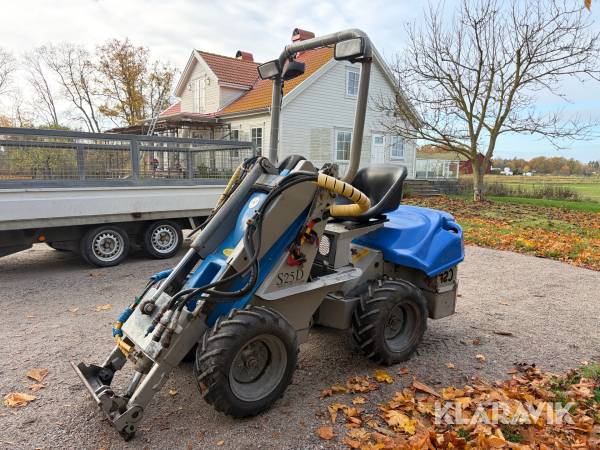 Kompaktlastare/redskapsbärare MultiOne S25D