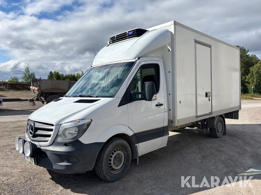 Lätt lastbil Mercedes-Benz Sprinter 316 med skåp
