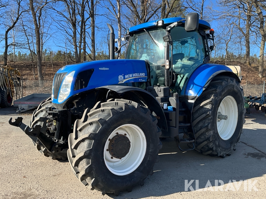 Traktor med frontlyft New Holland T7.250