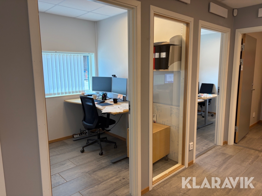 Väggparti till kontor