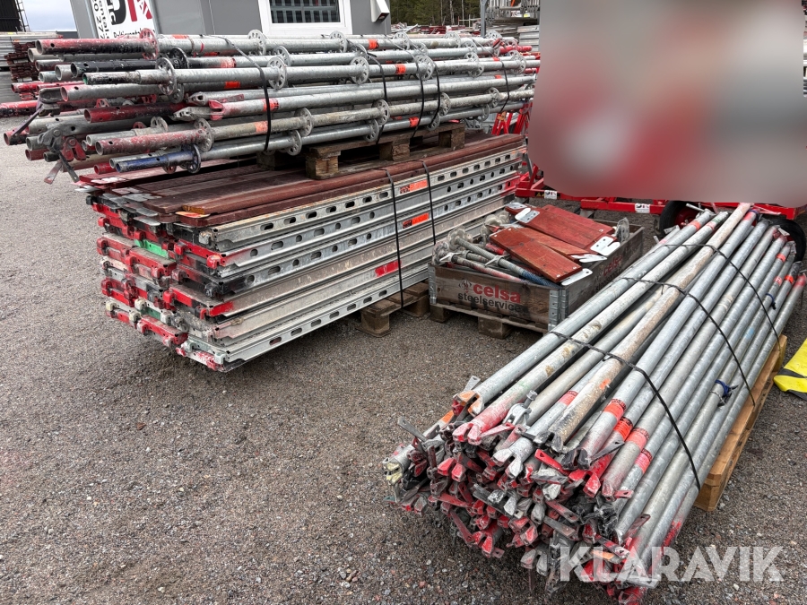 Parti med ställningsmaterial Layher