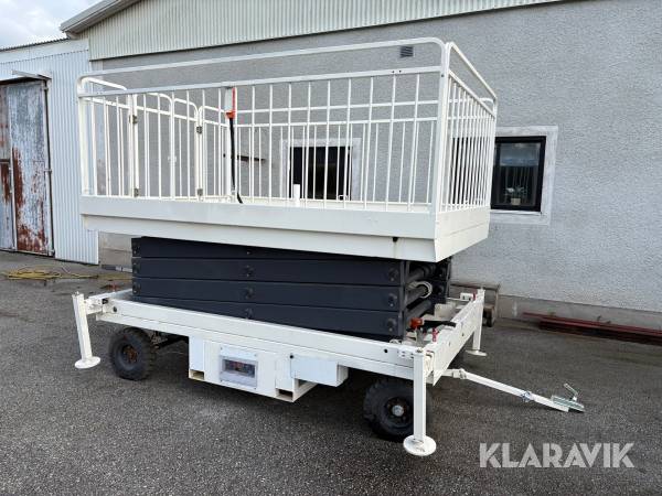 Höjbar utsiktsbalkong saxlift 8m