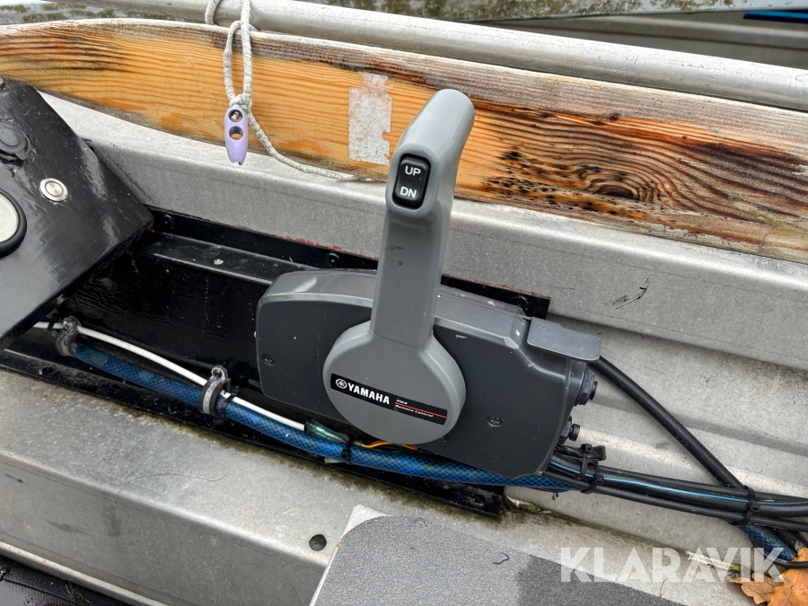 Styrpulpetbåt Master 410 