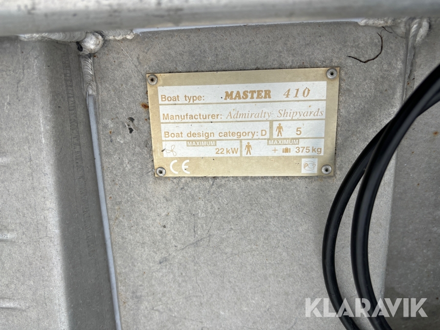 Styrpulpetbåt Master 410 