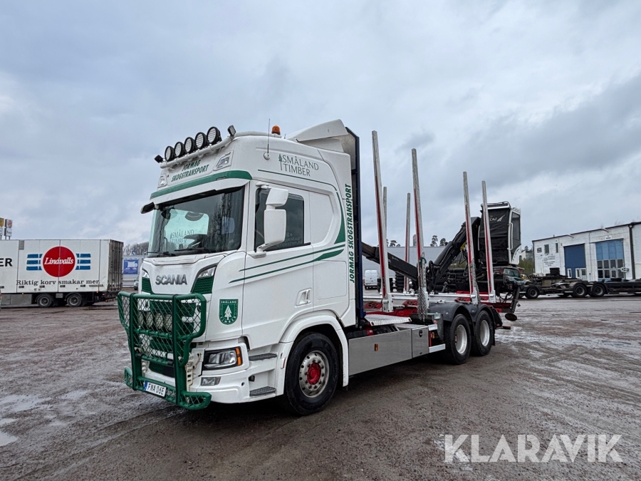 Timmerbil Scania R650 med kran