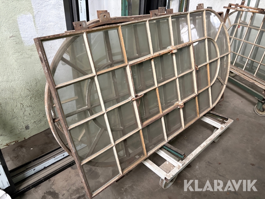 Antika stallfönster