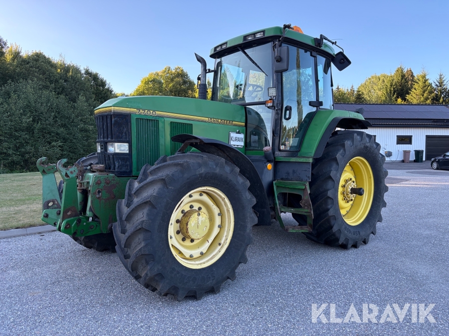 Traktor John Deere 7700