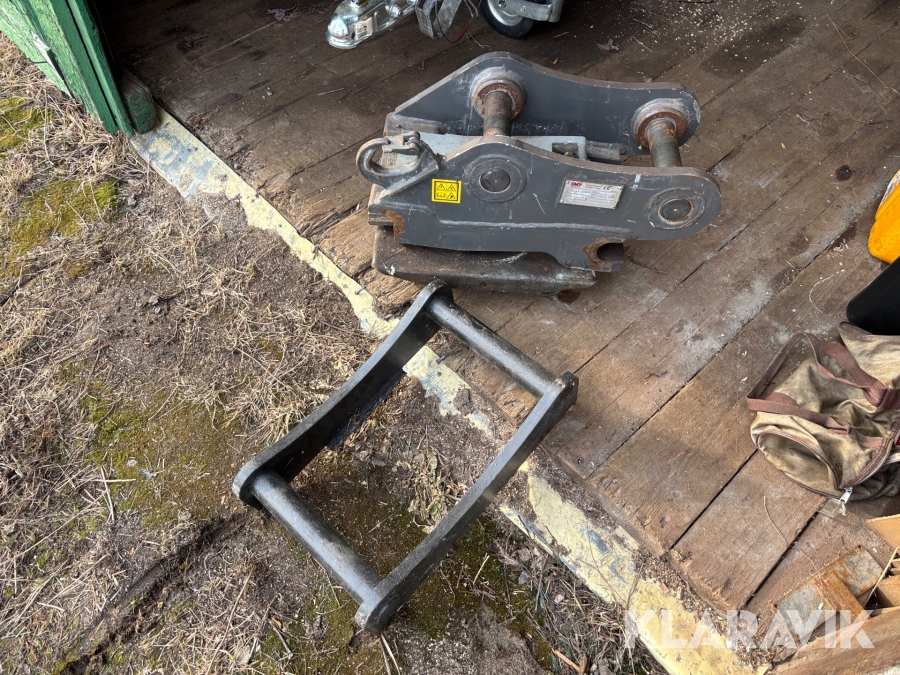 Hydrauliskt redskapsfäste SMP TB175/180FR S50 med grind