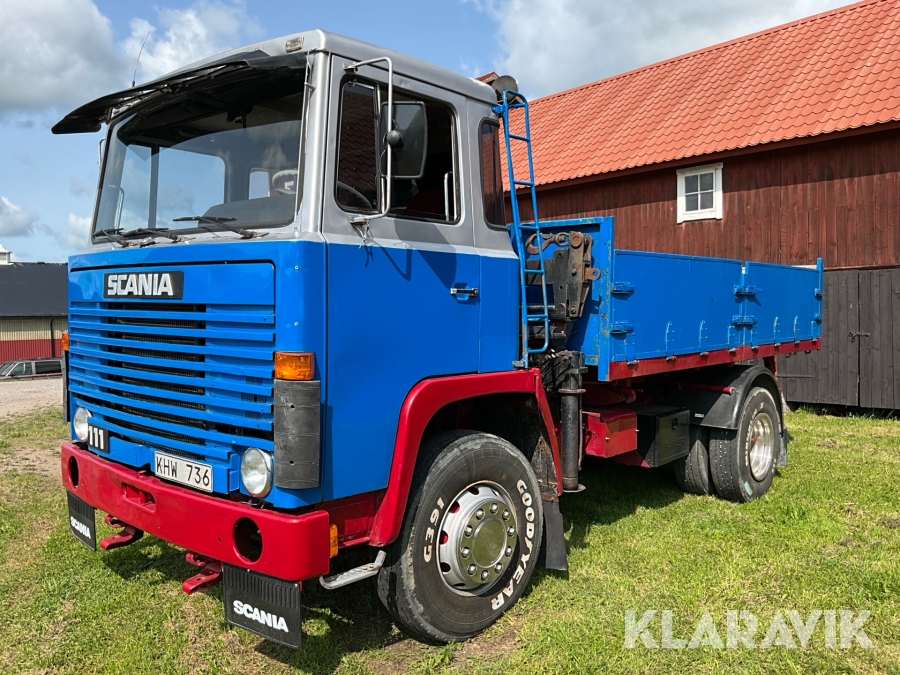 Kranbil Scania 111 med tippflak