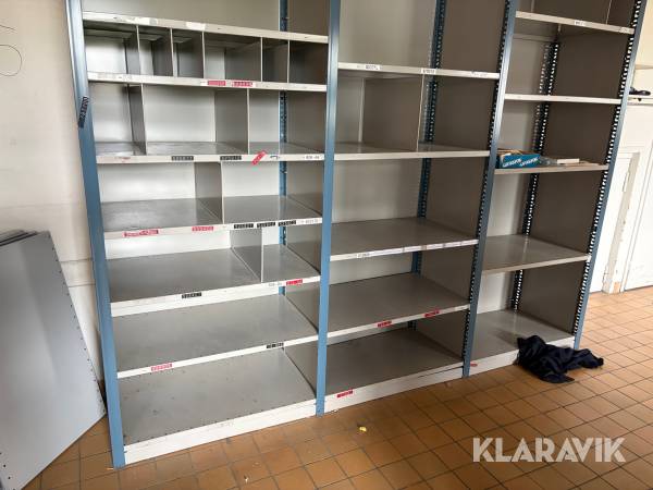 Lagerhylla med flyttbara avdelare