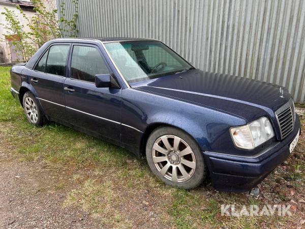 Mercedes-Benz E 250 ( 500E replica)
