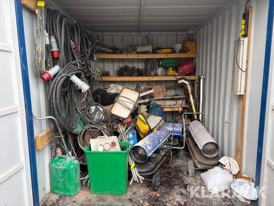 Container 10 fot med diverse verktyg