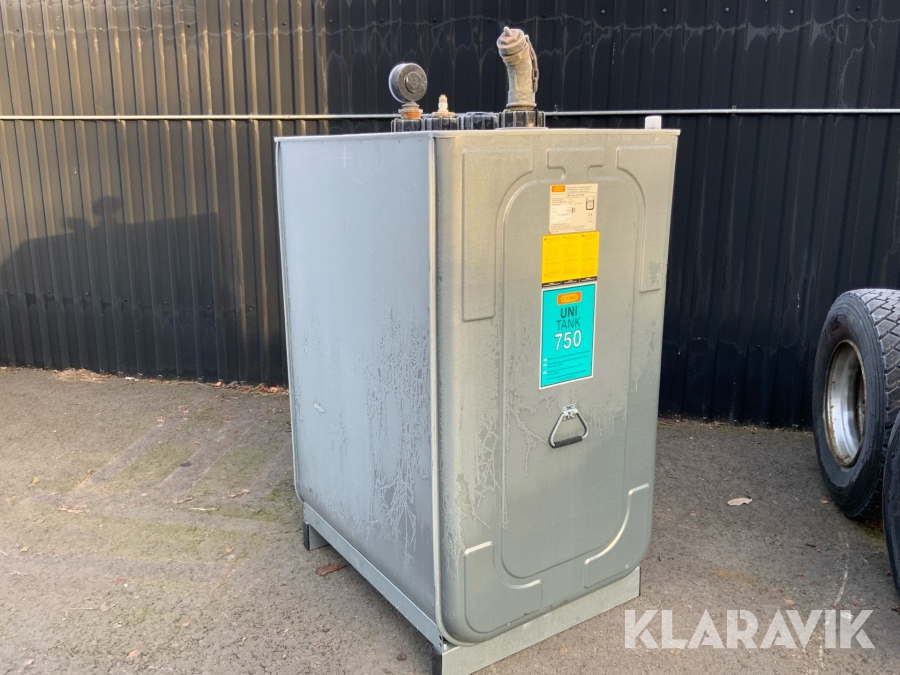 Dieseltank/dubbelmantlad Cemo Uni-Tank 750