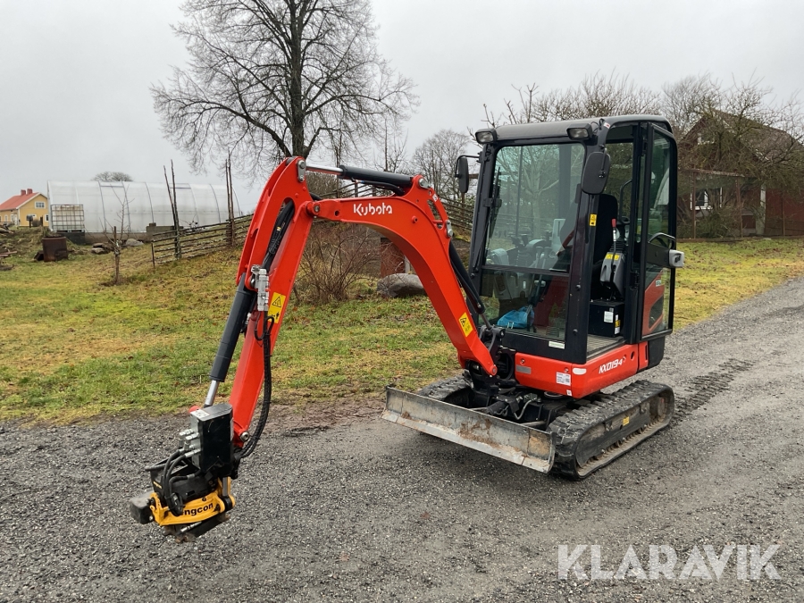Mingrävmaskin Kubota KX019-4 med bandbreddning och skopor