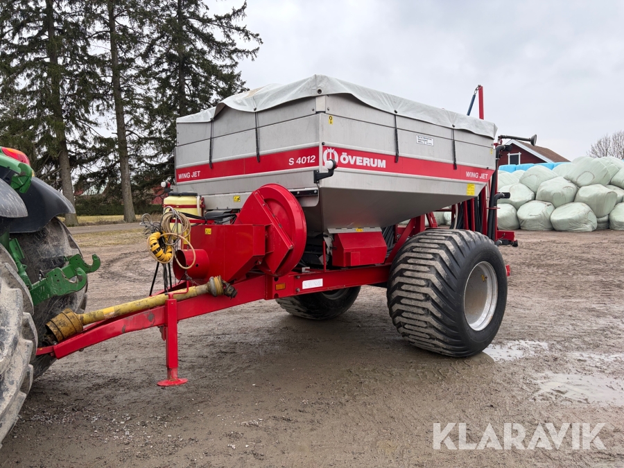 Gödningsspridare Överum Wing Jet 4012