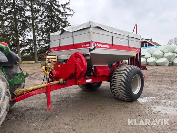 Gödningsspridare Överum Wing Jet 4012