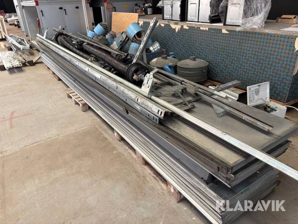 Stor motordriven takskjutport 5000x5920mm