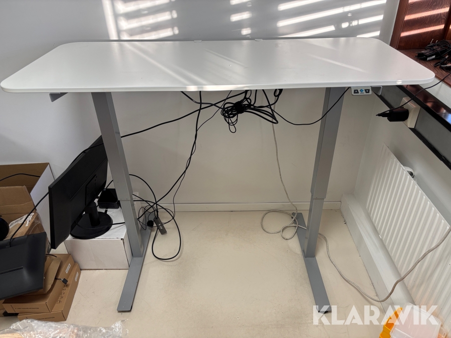 Höj och sänkbart skrivbord