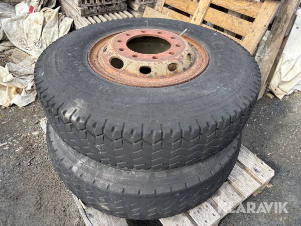 Däck med fälg Michelin Radial, Goodyear Unisteel 12.00-20 & 10.00-20