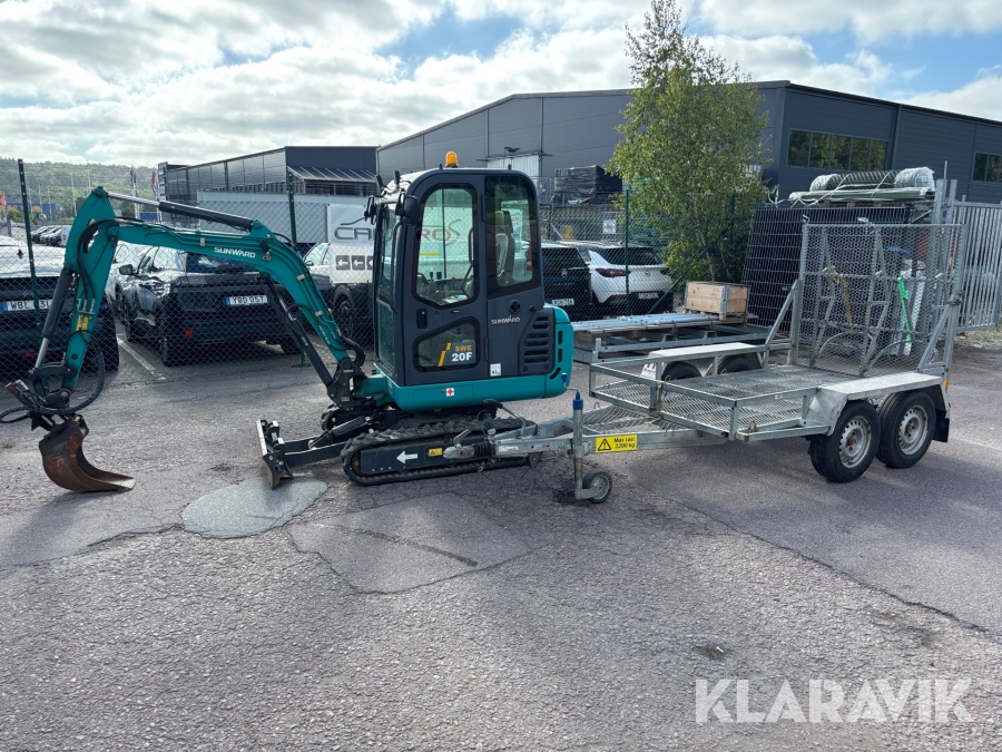 Grävmaskin Sunward SWE20F med maskinsläp